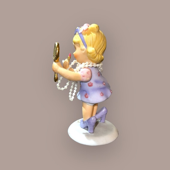 Avon Little Miracles- ‘Your Style Makes Me Smile’ Figurine by Marie Osmond - Picture 7 of 8